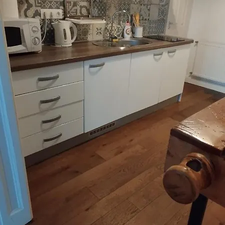 Spacious Modern 2 Bedrooms In The Center Boedapest