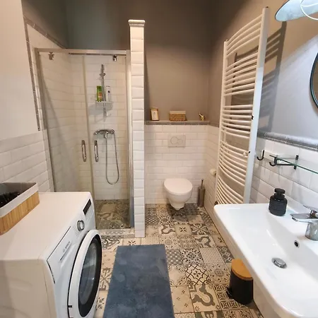 Spacious Modern 2 Bedrooms In The Center דירה בודפשט