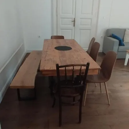 Spacious Modern 2 Bedrooms In The Center דירה