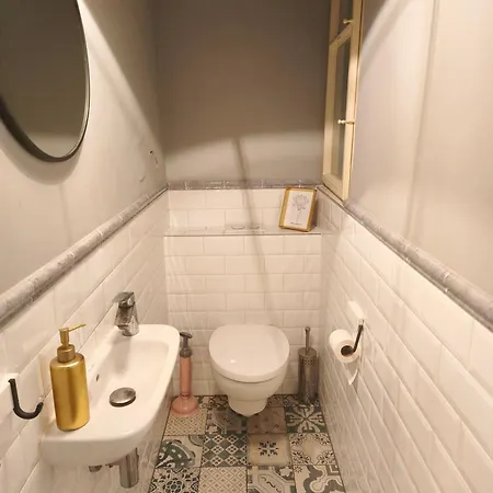 Spacious Modern 2 Bedrooms In The Center בודפשט